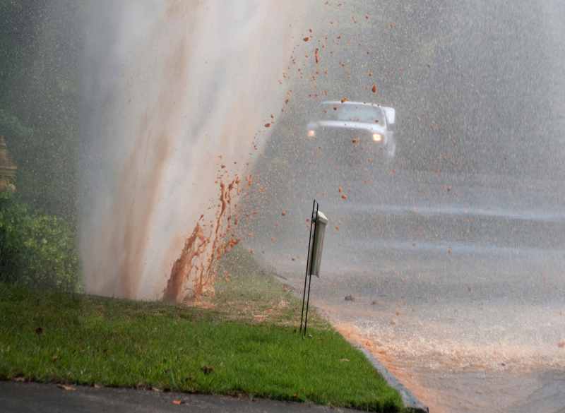 plumbing-emergency-pipe-burst